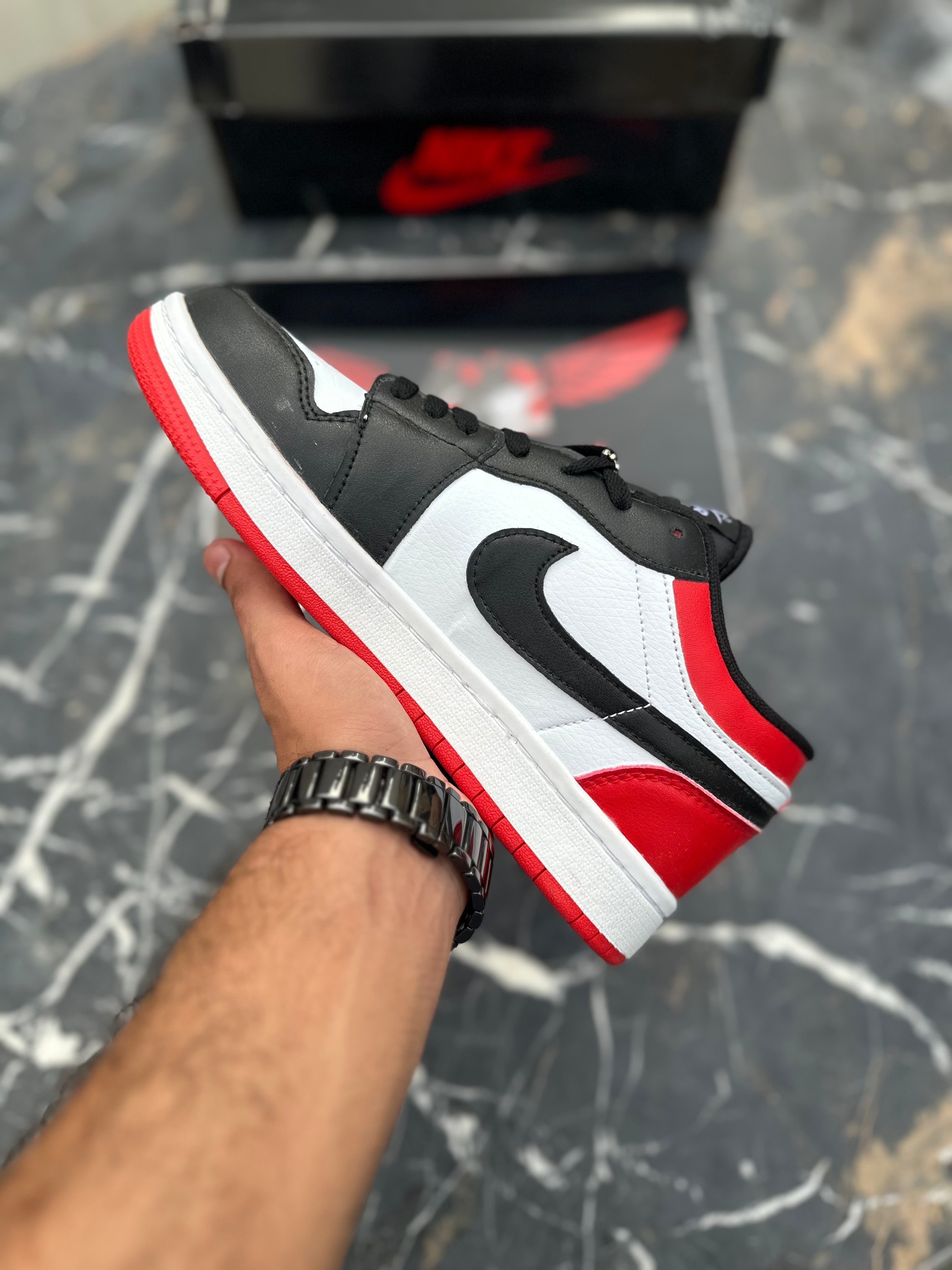 Aj 1 Black toe lows