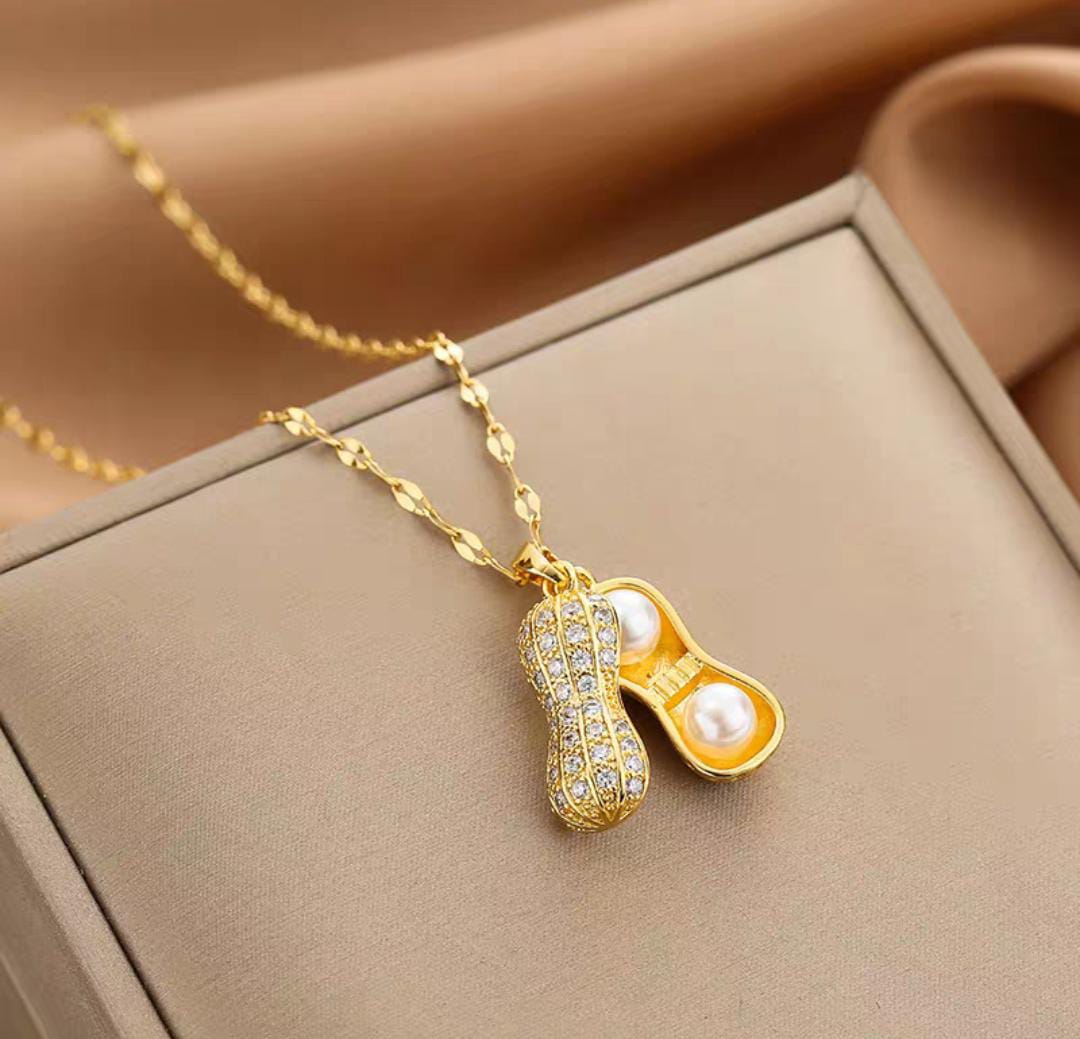 Peanut Shell Pendant Necklace with Twin Pearls – Lightweight, Chic & Allergy-Safe