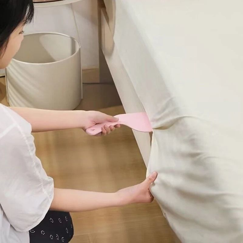 Say Goodbye to Back Strain! The Ultimate Bed Sheet Tucking Aid
