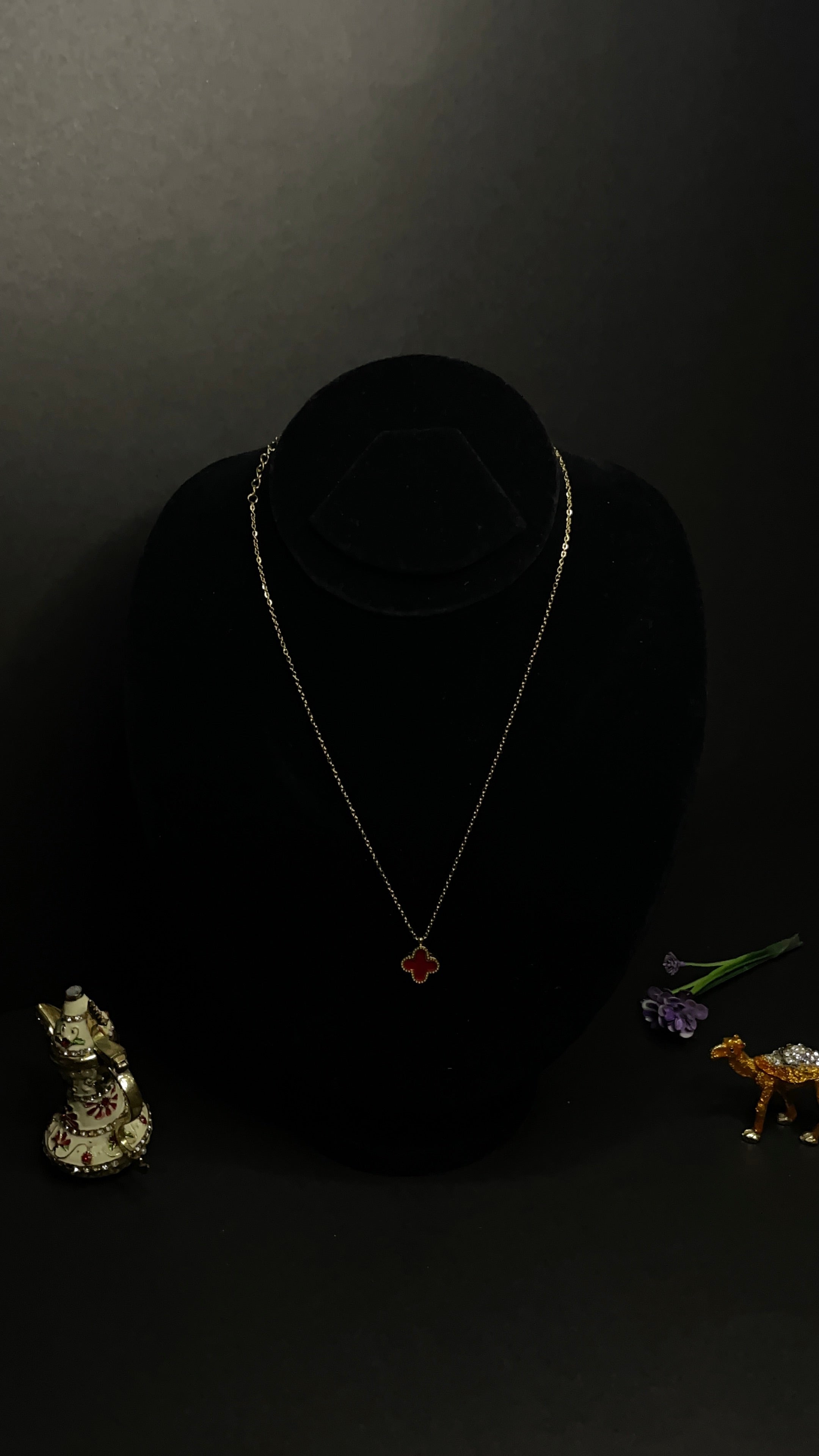 CLOVER NECKLACE