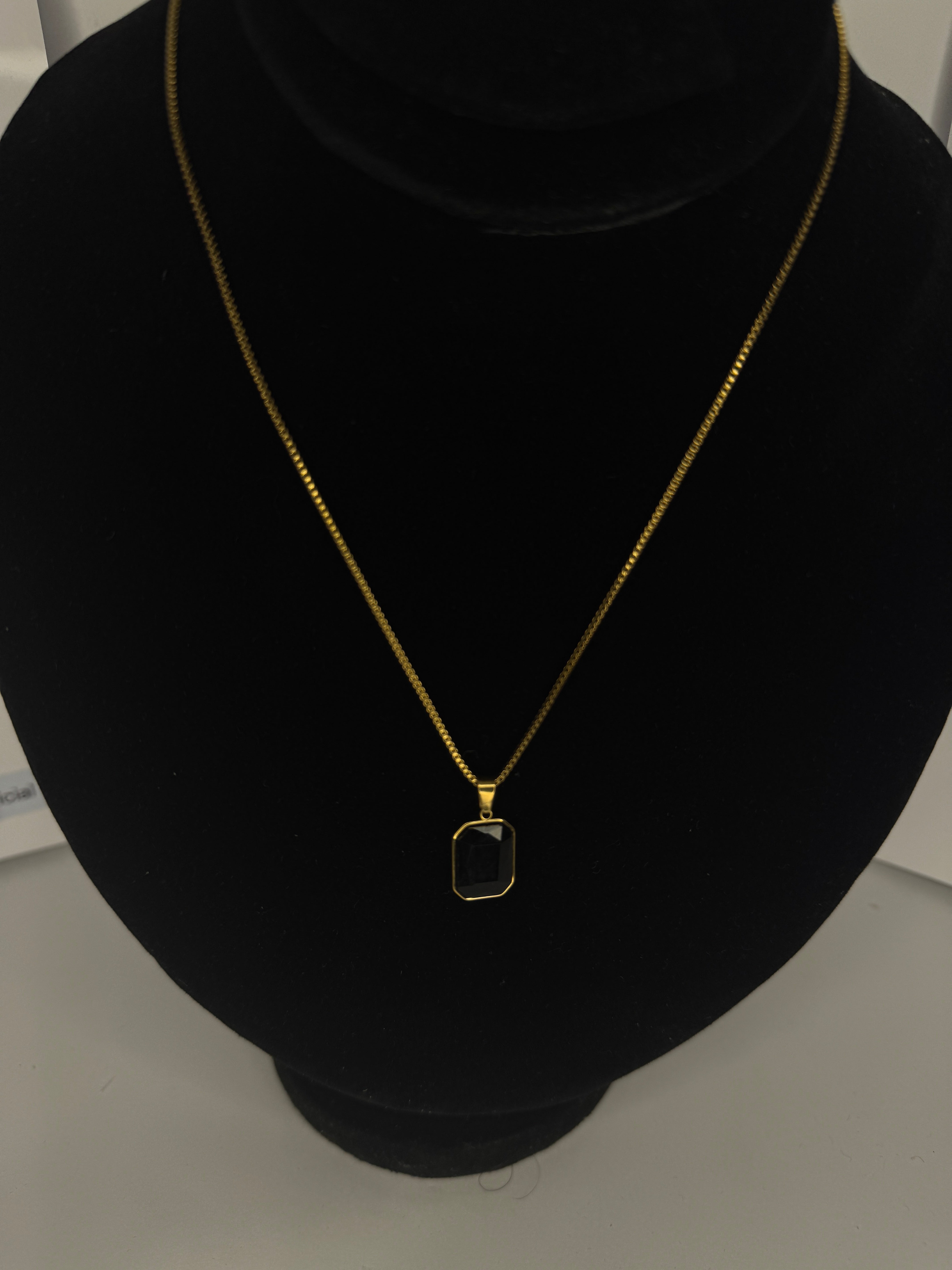 3D SQUARE STONE NECKLACE