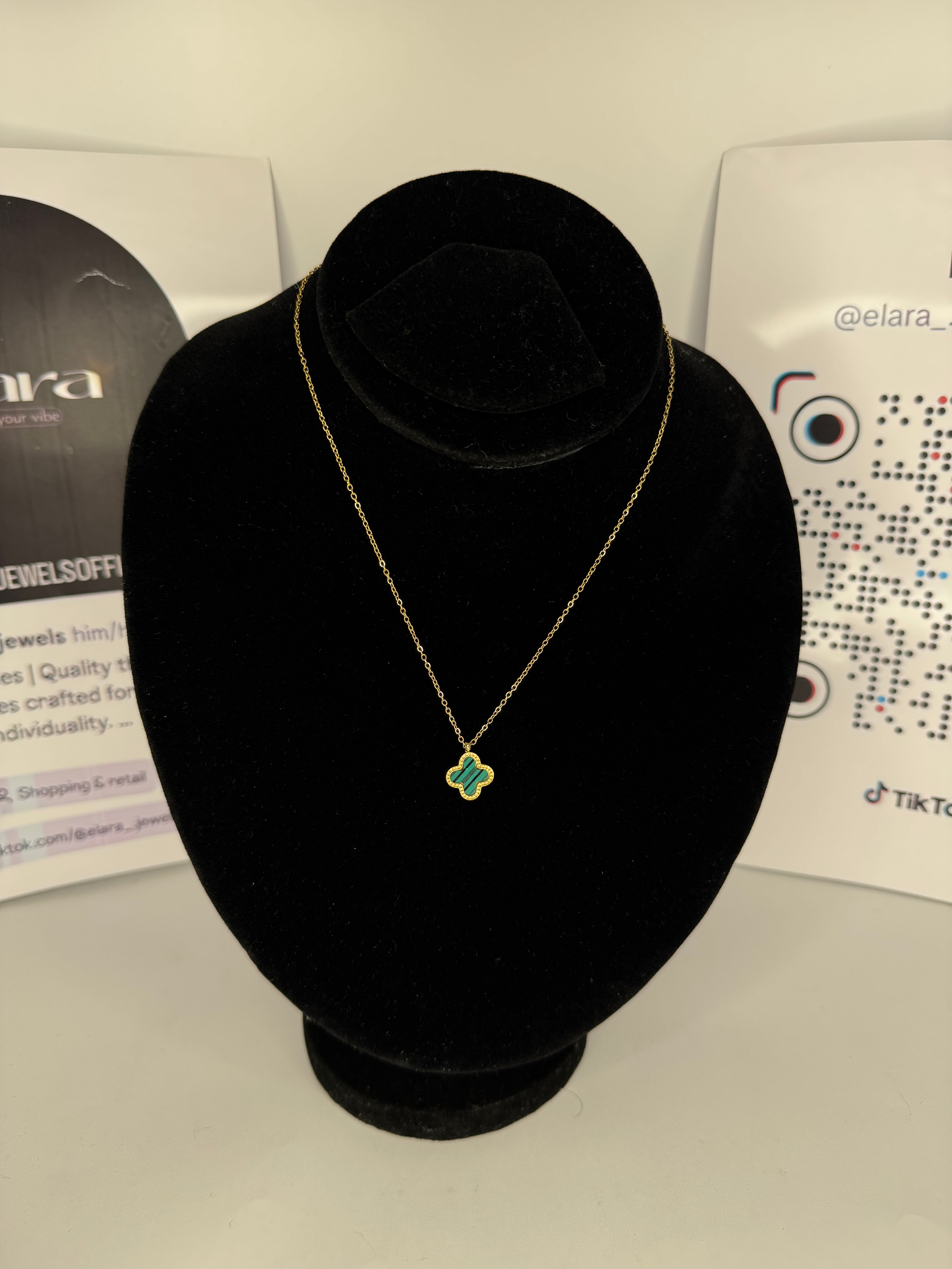 CLOVER NECKLACE