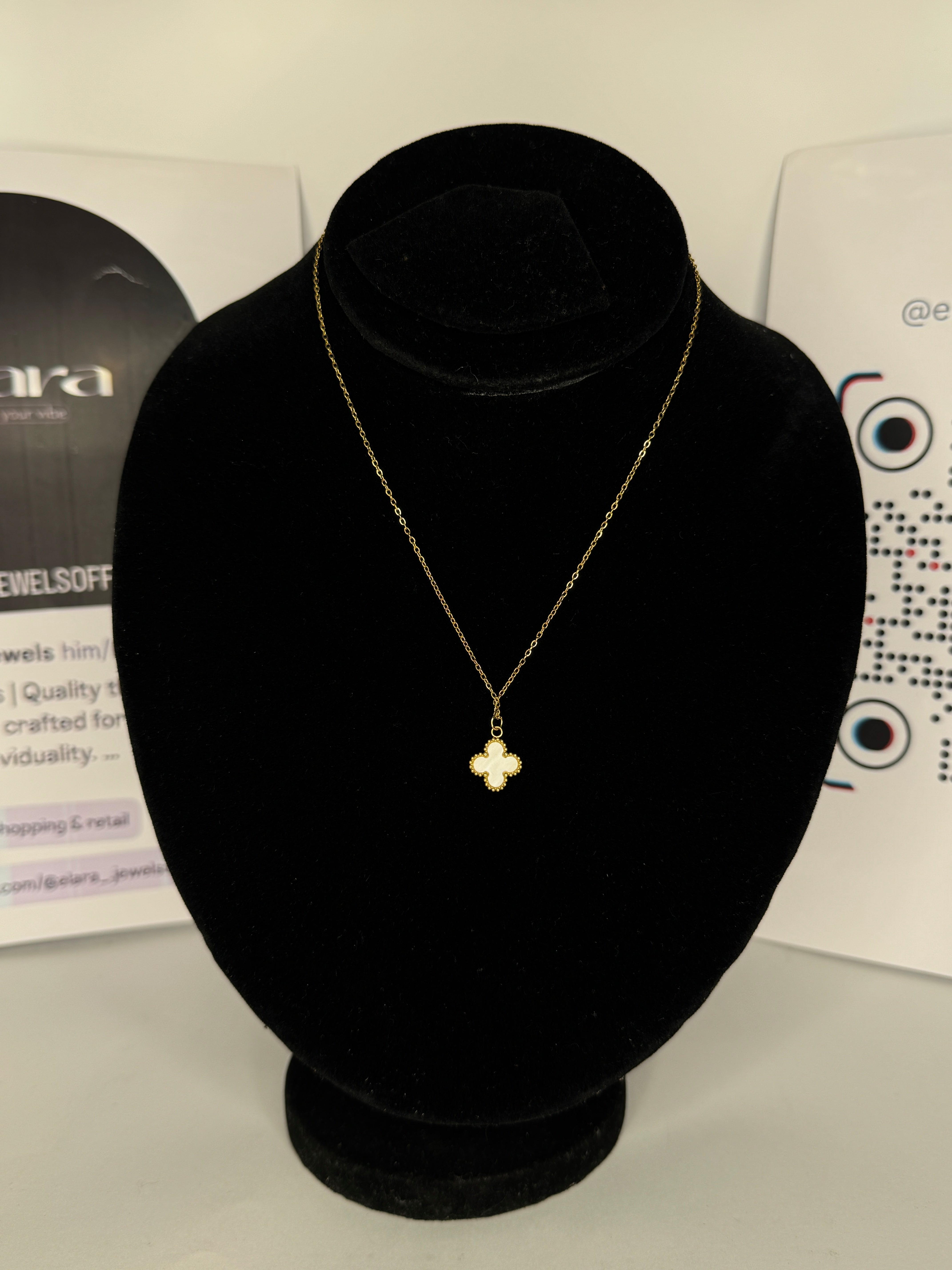 CLOVER NECKLACE